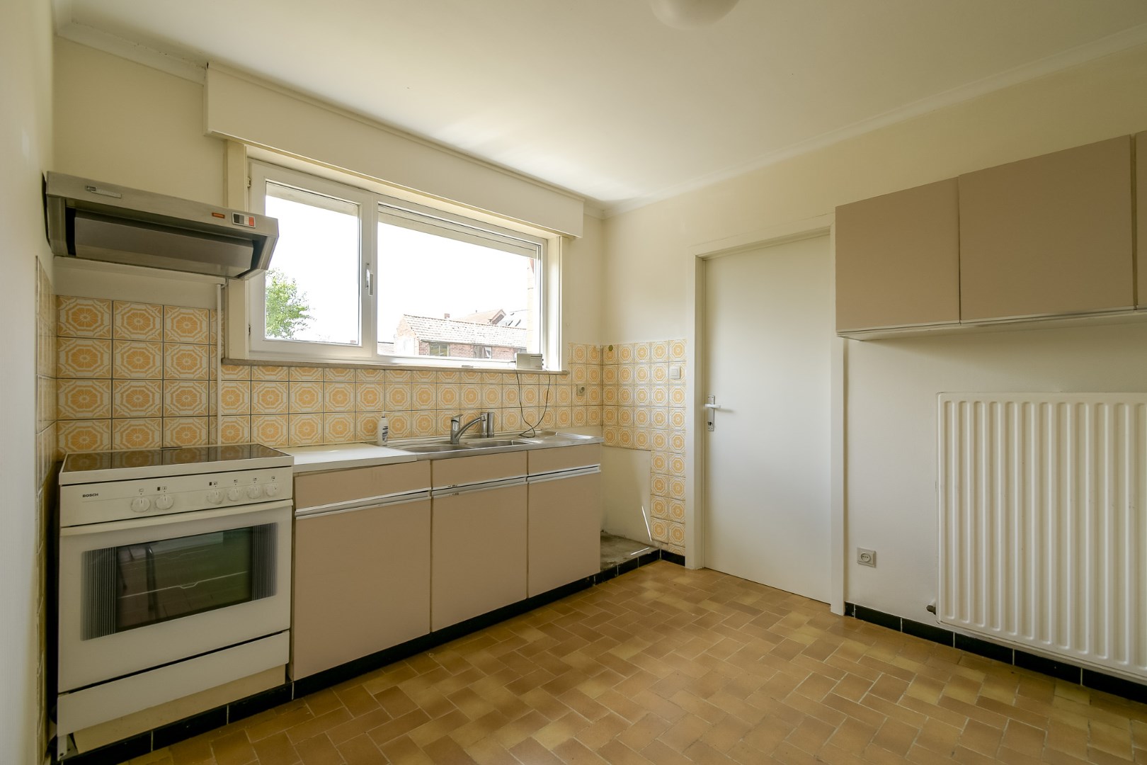 Alleenstaande woning in het centrum van Torhout! - foto 5