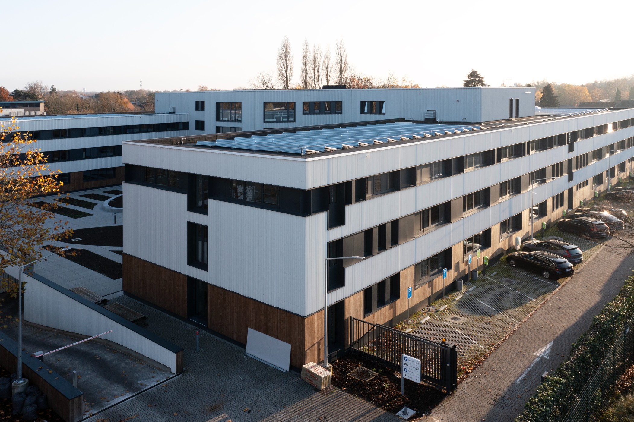 Hoogwaardig afgewerkte kantoren te huur in Zwijnaarde - foto 1