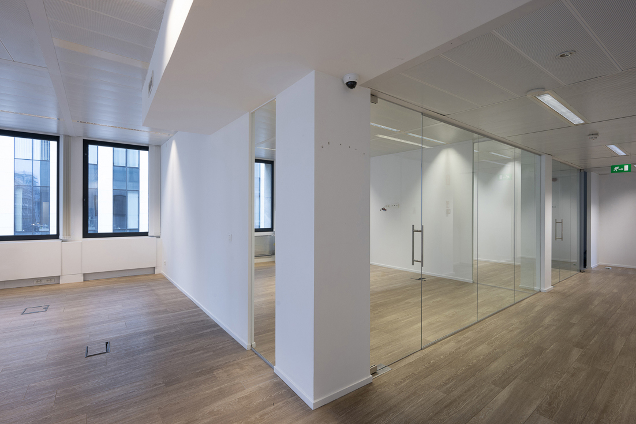 Commercial for rent in Etterbeek - photo 4