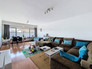 Te renoveren appartement in Buizegem-wijk te Edegem in een kleinschalig gebouw. Gelegen in een rustige woonwijk nabij het gekende park 'Romeinse...