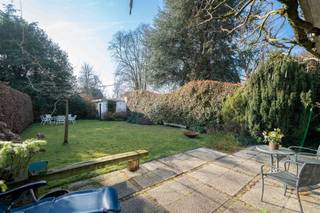 Zeer ruime woning met 4 slpks en prachtige tuin op topligging (Pulhofwijk) Op een absolute topligging in een rustige residentiële straat tussen de...