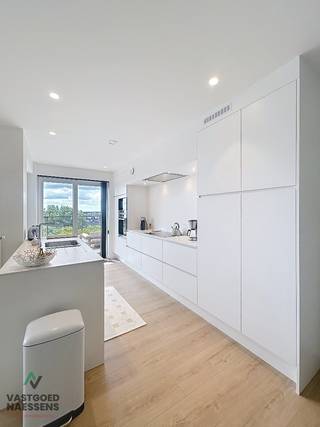 Dit schitterende 2 SLPK appartement is gelegen op de 4de verdieping van de prestigieuze residentie "THE WAVES", het bouwplan werd door de...