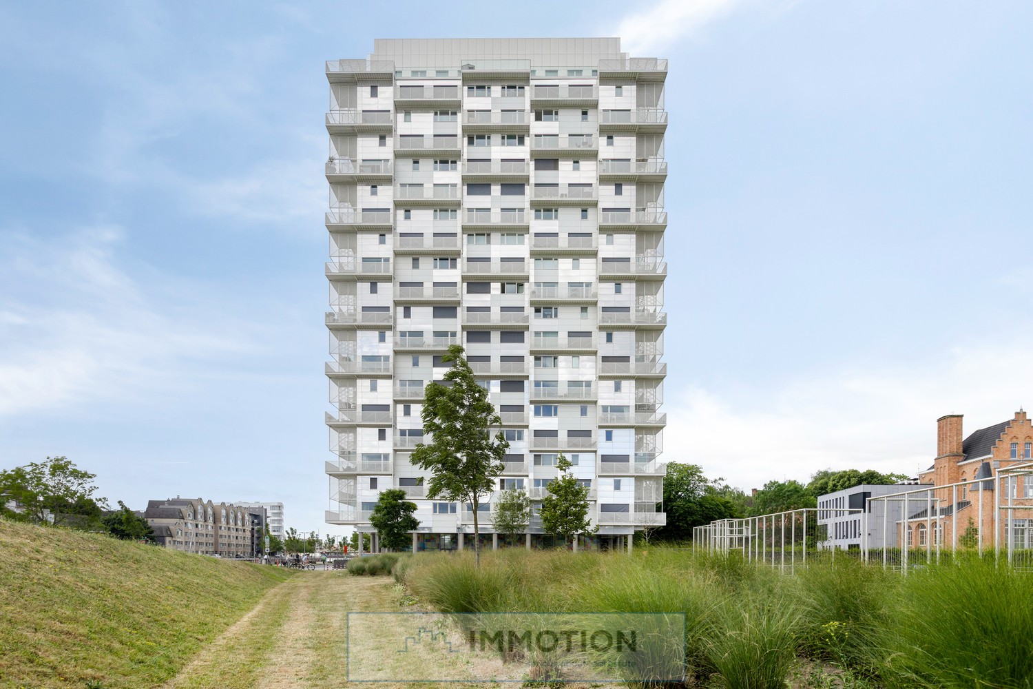 Comfortabel wonen met adembenemend uitzicht over de Leie en Kortrijk - foto 1
