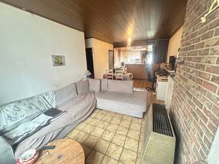 Te koop: karaktervolle woning met 4 slaapkamers in Menen.Met vier slaapkamers en een compacte tuin van 20 m² is dit een ideale gezinswoning. De deels...