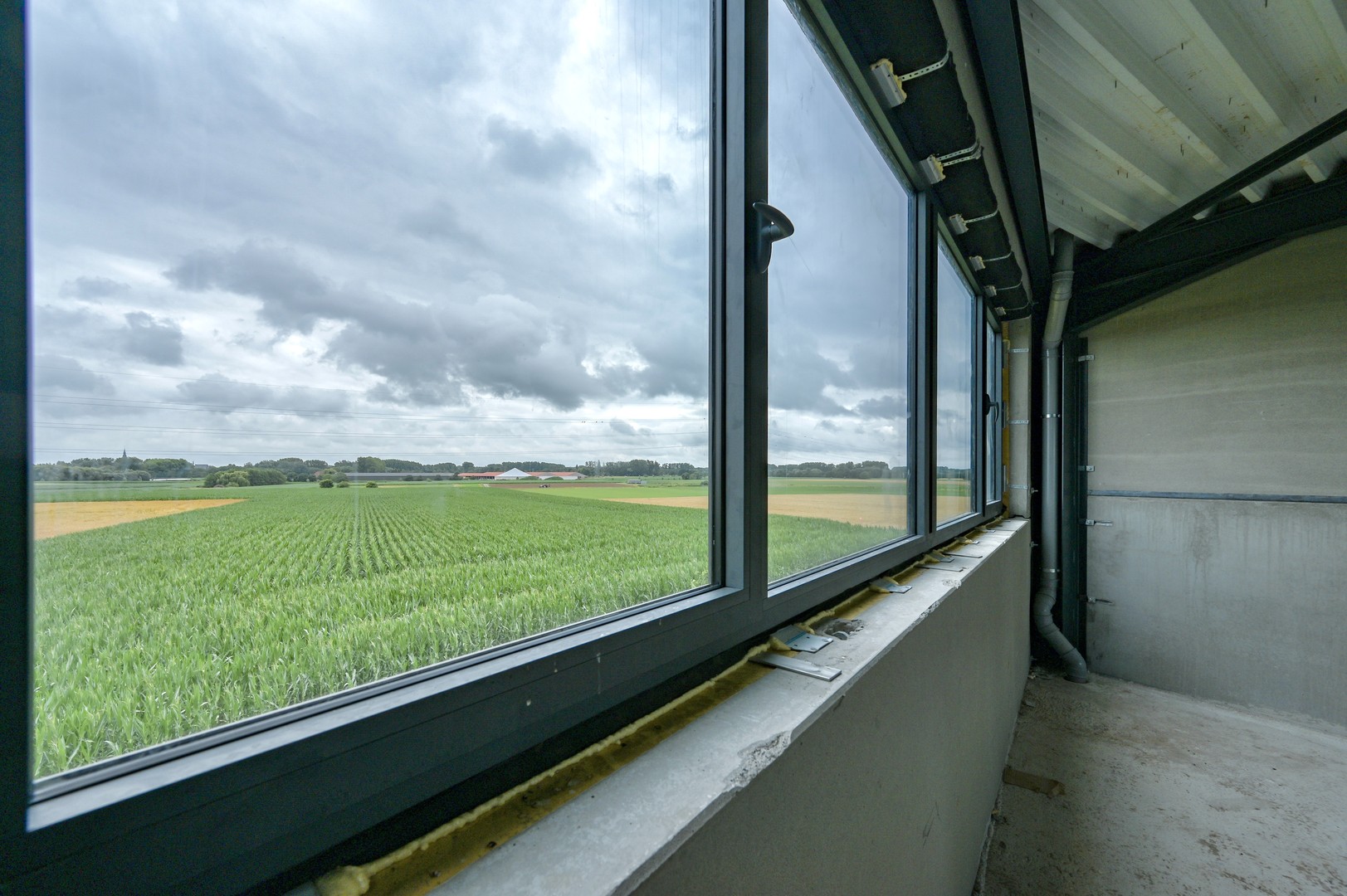 Casco KMO-unit met kantoor, autostaanplaats op toplocatie - foto 5