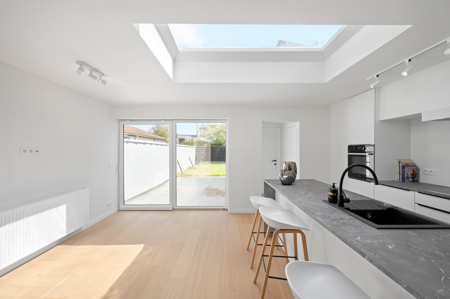 Prachtig gerenoveerde woning met tuin op wandelafstand van de Zee - foto 1