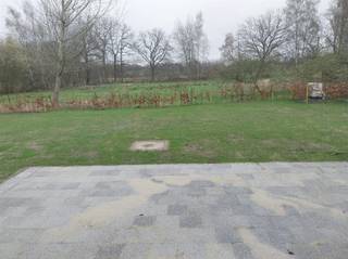 <p><span>Charmant nieuwbouwproject met 7 woningen.</span></p><p><span> </span></p><p><span>Deze tijdloze nieuwbouwwoningen zijn dichtbij het centrum gelegen, en toch in een verkeersluwe straat. Het centrum is vlot bereikbaar via fietstunnel.</span></p><p><span>Alle woningen hebben een ruime, lichte woonkamer met open keuken en ruime berging.</span></p><p><span>De leefruimtes hebben dadelijk contact met de tuin. </span></p><p><span>Boven drie slaapkamers en badkamer met ligbad en douche. </span></p><p><span>Zolder als berging.</span></p><p><span>De woningen zijn voorzien van warmtepomp en zonnepanelen.</span></p><p><span>In combinatie met een groenpleintje en een wadi zorgt dit voor een aangename en kwalitatieve woonomgeving.</span></p><p><span>Eveneens vlot bereikbaar vanuit Geel en Lommel.</span></p><p><span>Er is de mogelijkheid om een garage of veranda bij te bouwen.</span></p><p><span>BEN10- woningen</span></p><p><span>Het E peil is lager dan 10 waardoor u als koper 5 jaar geen onroerende voorheffing dient te betalen.</span></p><p><span> </span></p><p><span>Meer informatie, lastenboek en plannen zijn verkrijgbaar op kantoor of op onze website.</span></p><p><span> </span></p>