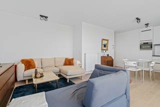 Stap binnen in dit prachtige duplexappartement in het bruisende Wemmel!Net geen nieuwbouw meer (aankoop mogelijk aan 2% registratierechten), maar met...