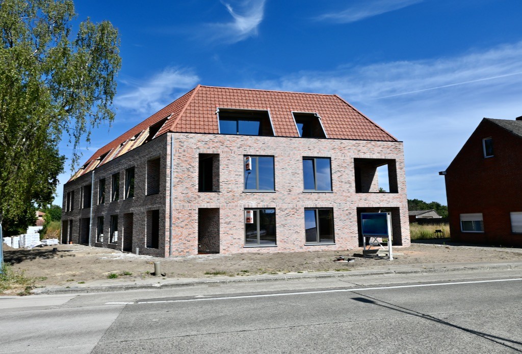 Ruim appartement op de eerste verdieping met 2 slaapkamers ! - foto 4