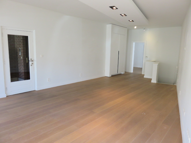 Mooi handelsgelijkvloers in centrum Hove - foto 4