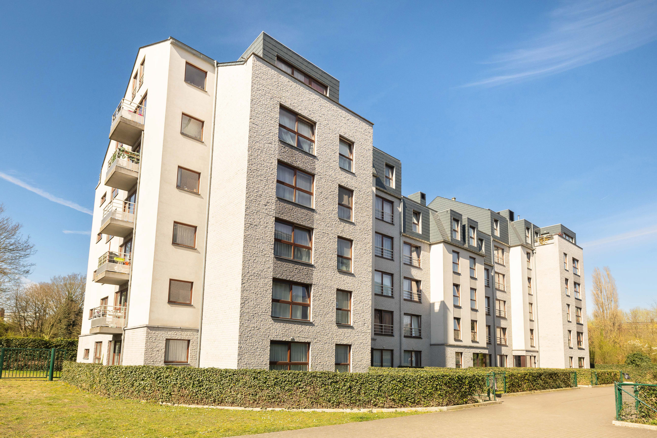 Apartment for sale in Molenbeek-Saint-Jean with 2 bedrooms - photo 1