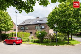 In een rustige straat zonder doorgaand verkeer bevindt zich dit lichtrijke duplexappartement, omringd door groen en toch op een uiterst rustige...