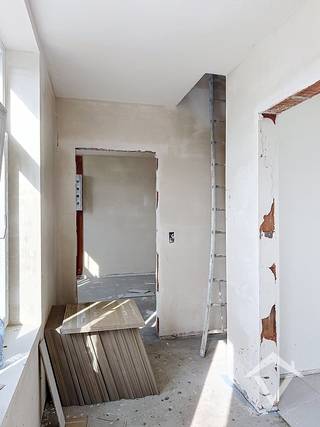 Deze nieuwbouwwoning bestaat uit: inkomhal - toilet - living - keuken - terras - tuin - wasplaats - berging - nachthal - 4 slaapkamers - badkamer - zolder. <br /><br />EPC: woning in aanbouw. Vrij 1/10/2026. Huurprijs 1475 €/mnd