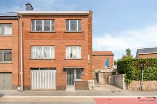 Te renoveren woning in Tongeren Ontdek deze halfopen bebouwing gelegen in het hart van Mal, een ideale gezinswoning in een rustige en centrale buurt...
