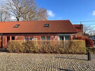 Dit unieke handelspand is gelegen op de authentieke locatie “Qville”, de vroegere Quarantainestallen, op een mooi domein van maar liefst 1,7...