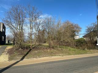 Mooi perceel bouwgrond voor open bebouwing, met een oppervlakte van 14a 53ca. Deze grond is rustig gelegen in een residentiële woonwijk, met...