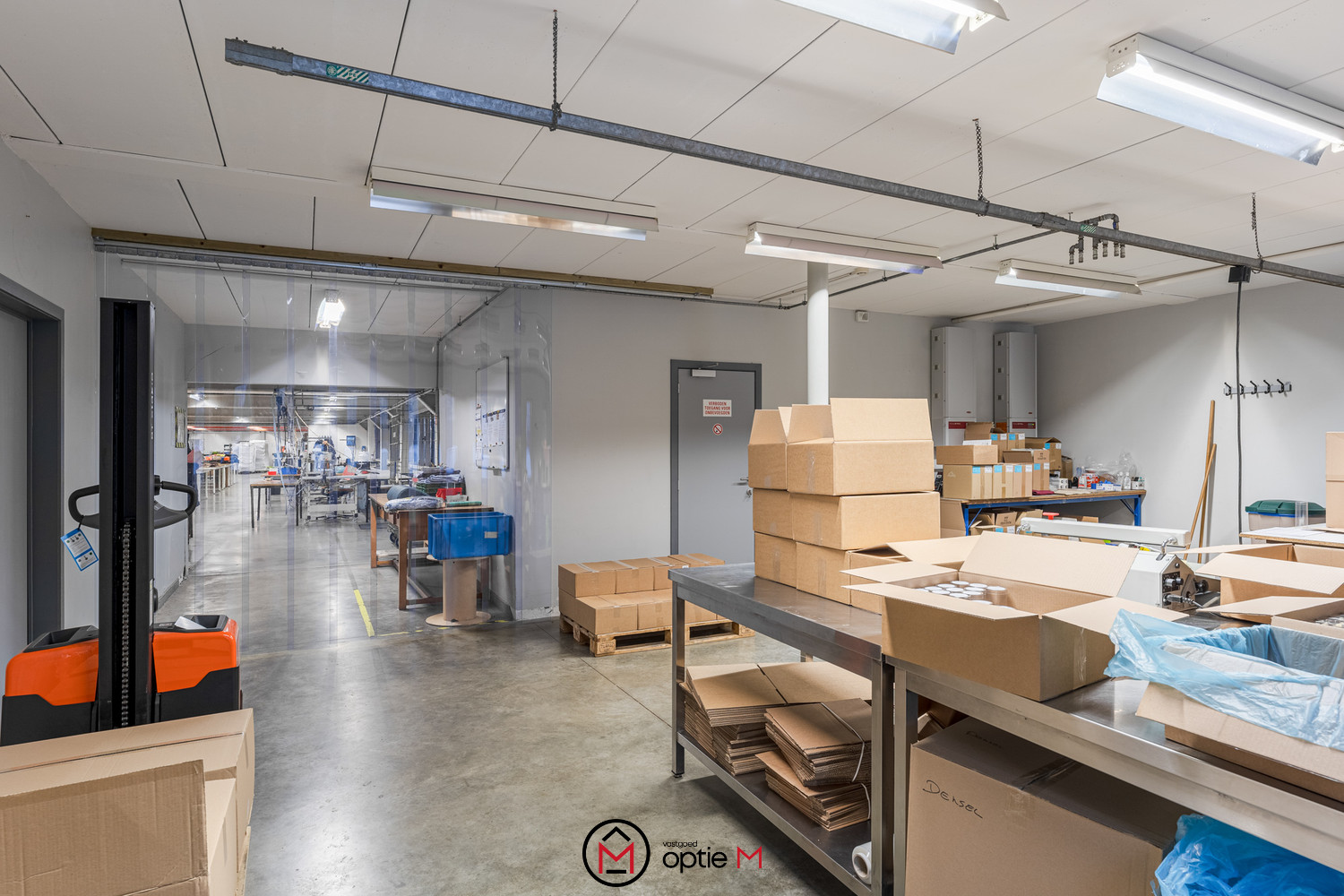 Industriepand te koop in Dilsen-Stokkem (Rotem) – ruime ateliers, kantoren en uitstekende bereikbaarheid - foto 4