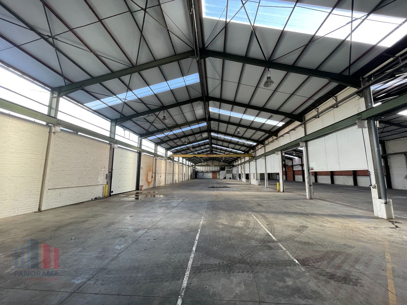 2.750 m² magazijnruimte met 3 rolbruggen en verhard buitenterrein - foto 5