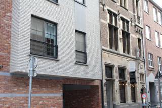 Prachtig modern appartement op de eerste verdieping met een bewoonbare oppervlakte van 80m2 gelegen in het centrum van Lier vlakbij talrijke...