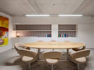 Located in 'Het Zuid': fully furnished office space in a modern and sustainable building, on garden level, 171 m² with high-quality finishes and...