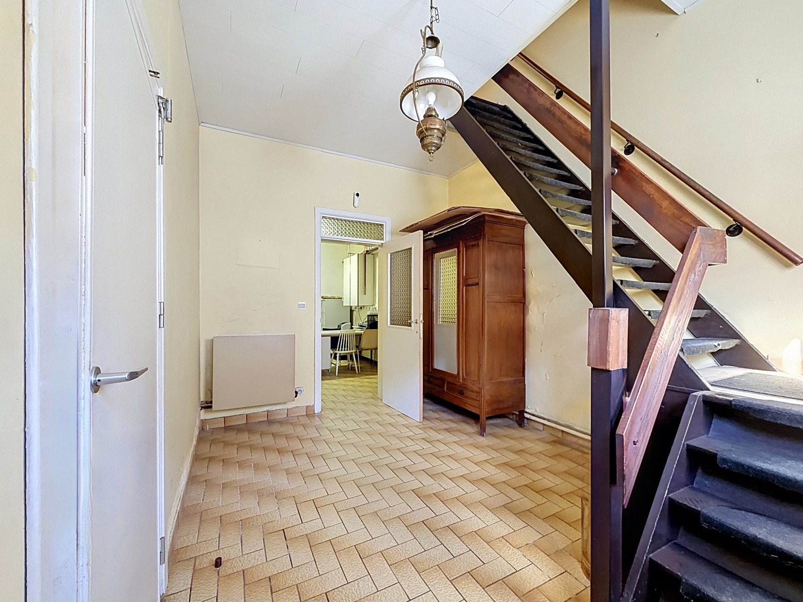 Ruime woning met 2 SLPK, Garage én Werkplaats/Magazijn! - foto 2