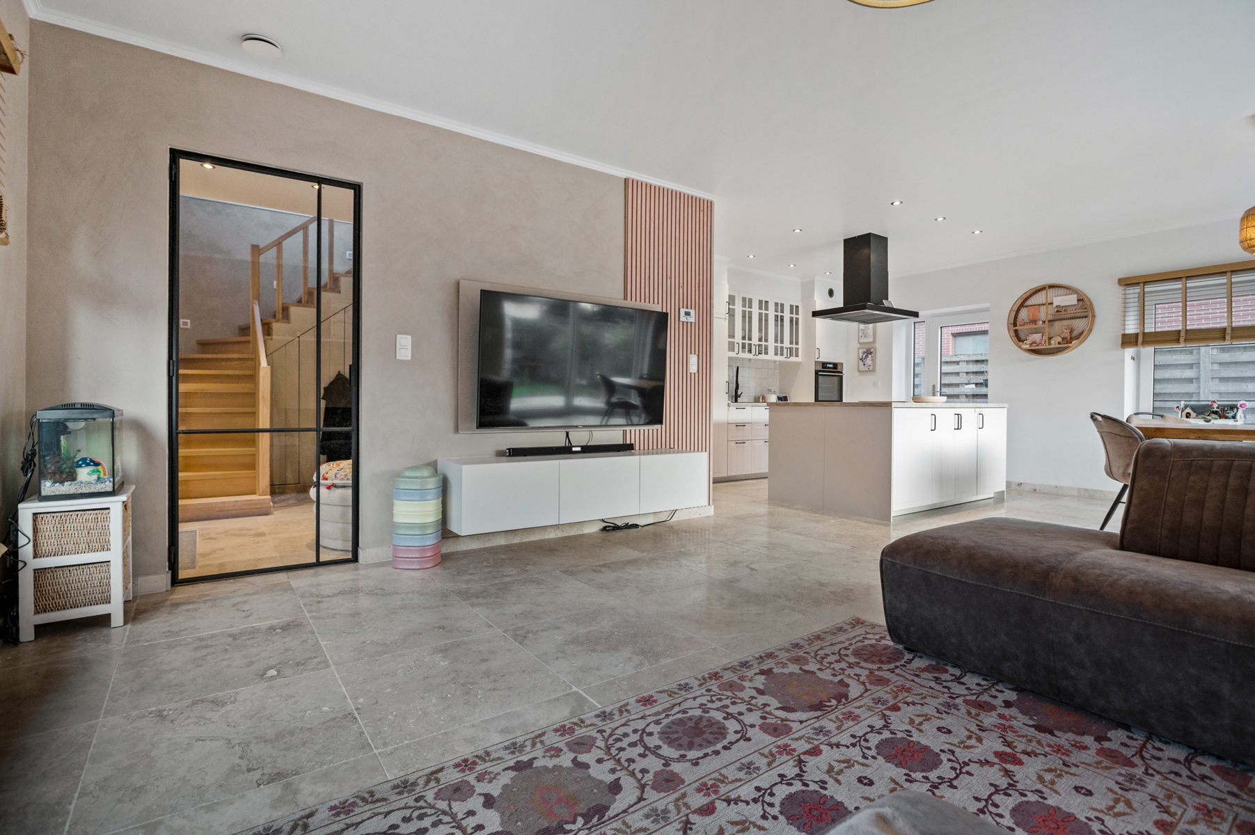 Volledig gerenoveerde woning met zuidtuin - rustige locatie! - foto 3