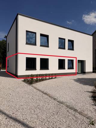 <p>Prachtig nieuwbouwappartement in Bocholt (Kaulille):</p><ul><li>Gelijkvloers</li><li>2 slaapkamers</li><li>Ruim (120m²)</li><li>Zeer energiezuinig (EPC A)</li><li>Zonnepanelen aanwezig</li><li>Centrum</li><li>Ruime tuin (+- 250m²) met buitenberging</li><li>Woning is voorzien van kelder</li><li>Huurprijs van €1.295,- per maand (inclusief gemeenschappelijke lasten)</li><li>Beschikbaar vanaf 1 oktober 2026</li></ul><p>Voor meer info: nick@eratournier.be</p>