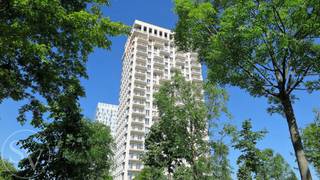 2-slaapkamer appartement met terras, autostaanplaats en adembenemend uitzicht.Wonen op hoogte! Dit appartement op de 19de verdieping van residentie...