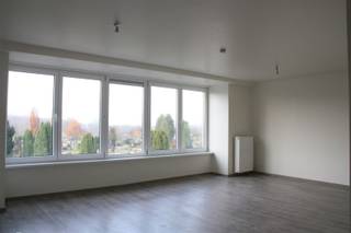 Cozy, beautiful, bright apartment a stone's throw from the City, close to public transportation.Book your appointment online at www.maximm.be -...