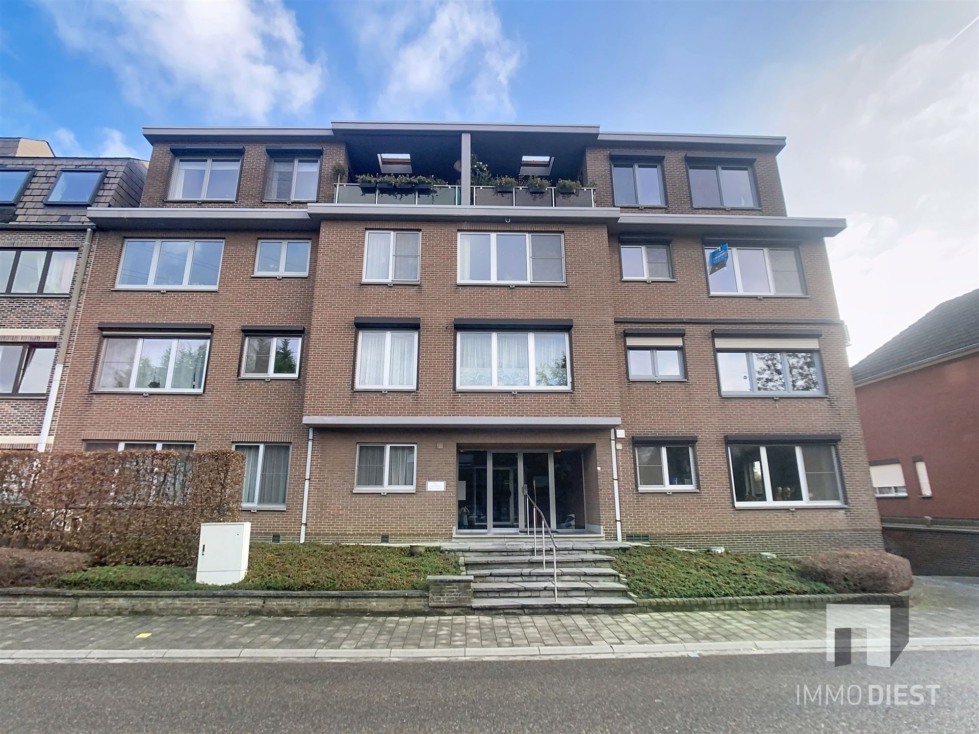 Uniek appartement (100 m²) met 3 slaapkamers, dubbele garage, lift en kelder op een toplocatie in Leuven! - foto 3