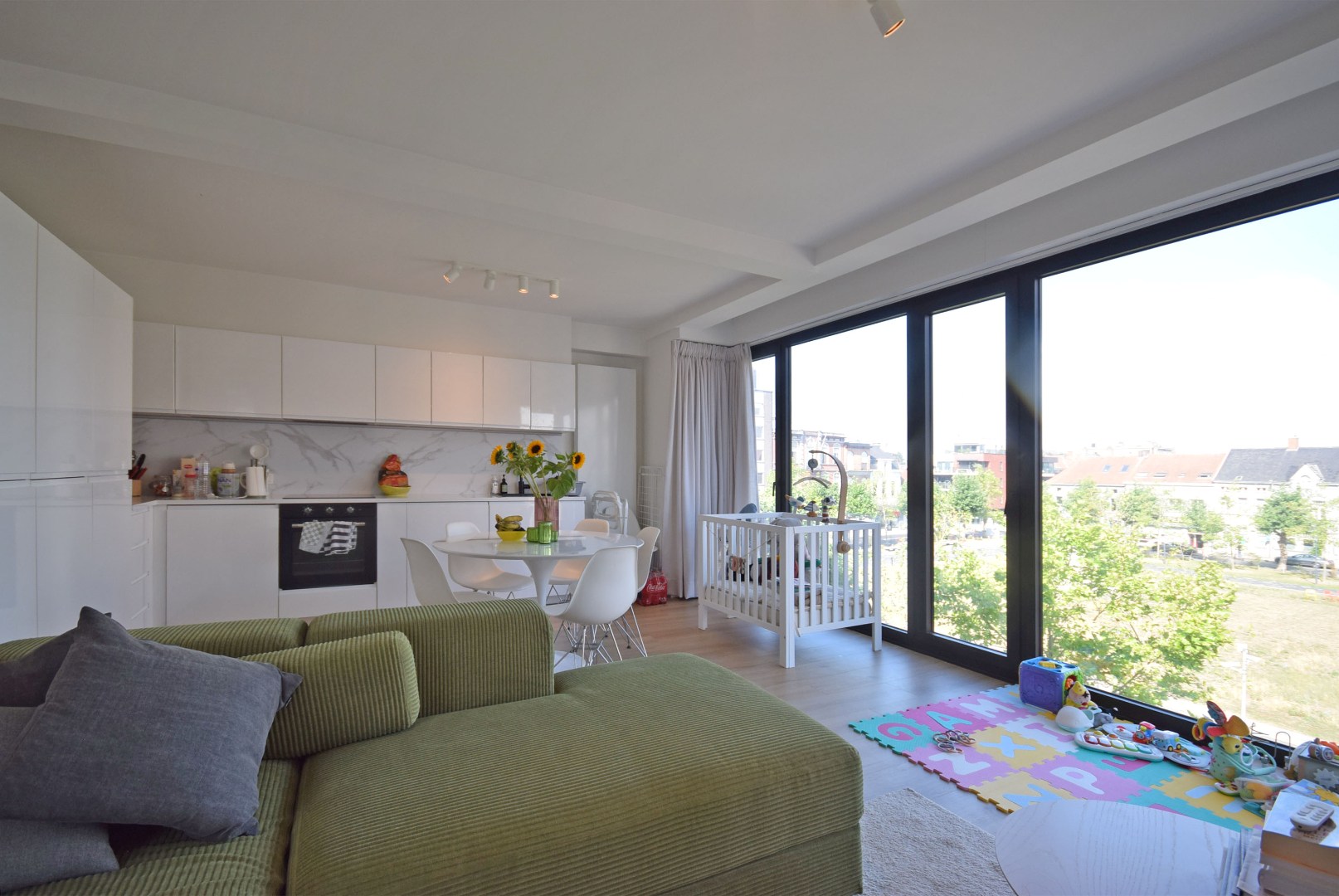 Gezellig 1-slaapkamerappartement met panoramisch zicht in het stadscentrum - foto 5