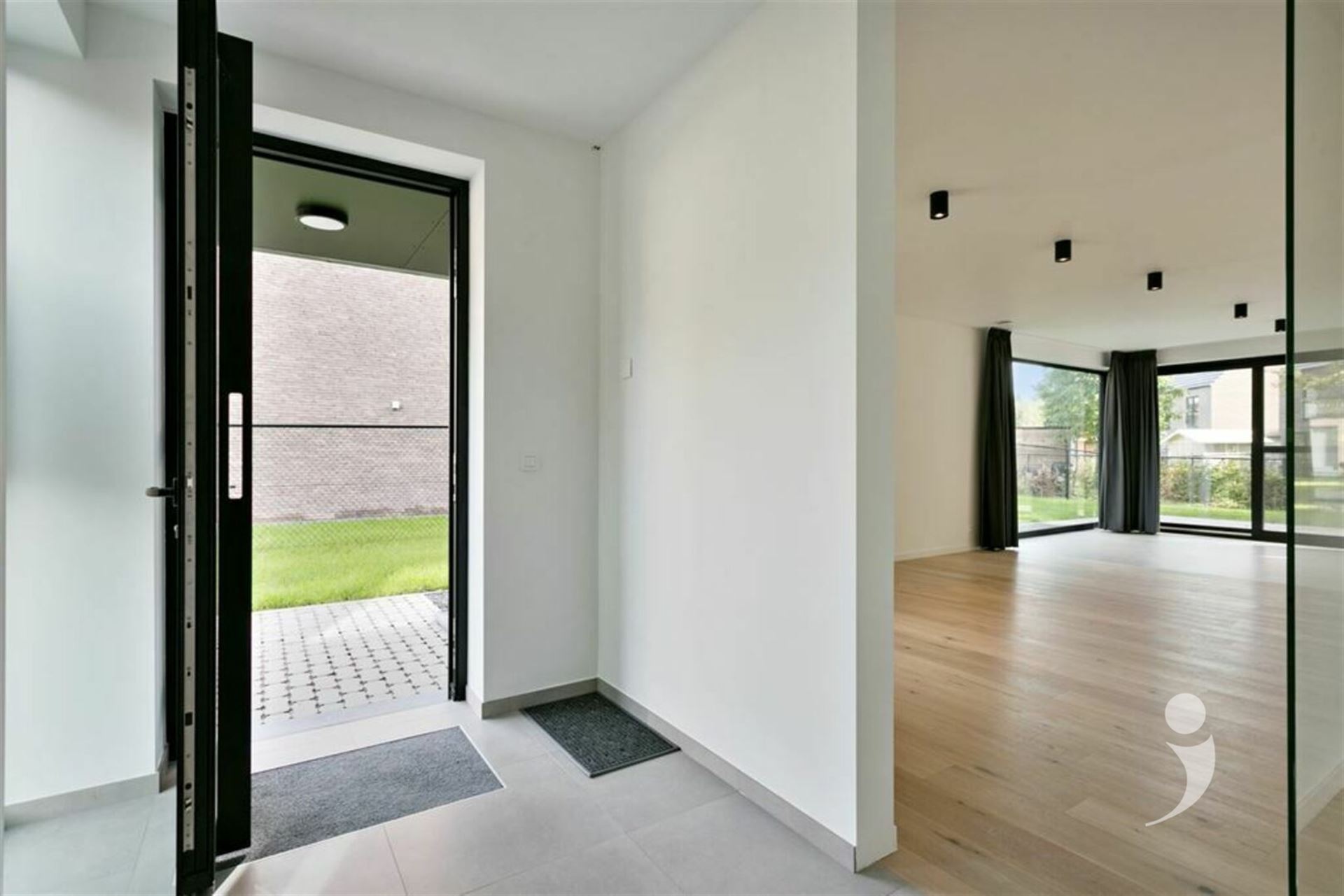 Moderne, halfopen BEN woning in groene, rustige omgeving - foto 4