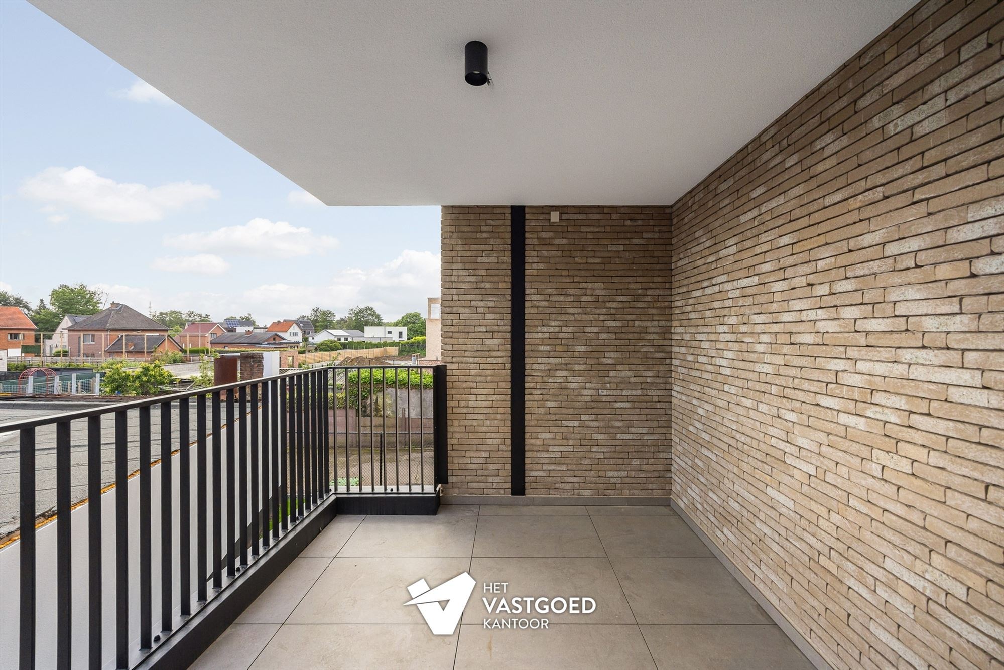 RUIM 1-SLAAPKAMERAPPARTEMENT MET AANGENAME BUITENRUIMTE - foto 3