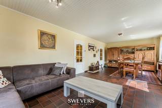 Voor meer info en foto’s, surf naar www.swevers.be– Deze ruime open bebouwing in een rustige straat in Heusden-Zolder biedt een mooie combinatie van...