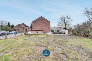 VERDER AF TE WERKEN WONING OP EEN CENTRALE LOCATIE IN HET GROENE GELLIK ! <br /><br />We vinden deze open bebouwing met een bewoonbare oppervlakte van 198 m² terug op een perceel van 3a 70ca in Gellik-Lanaken. <br /><br />Voor meer informatie, neem zeker een kijkje op onze website via de volgende link:<br />https://www.sterkvastgoedmakelaars.be/detail/te-koop-woning-lanaken/7480884?dosearch=True&amp;flowstatus=ForSale,ForSaleReserved,ForSaleWithBid,ToCompleteForSale,SoldUnderReserve,Sold&amp;pageindex=1&amp;pagesize=12&amp;searchpage=ForSale&amp;sortdirection=DESC&amp;sortfield=pub_flowstatus&amp;transactiontype=Sale