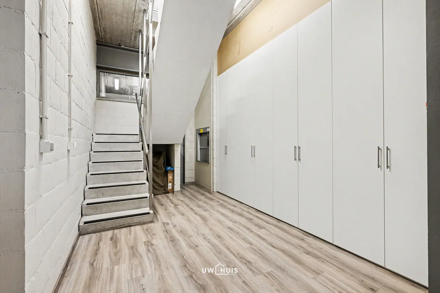 Exclusieve KMO-unit met penthouse, magazijn en beauty lounge op toplocatie in Pareinpark Beveren - foto 3