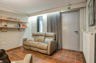 Whether you're looking for your own vacation home or a smart investment, this duplex vacation apartment is a great opportunity.<br /><br />We find this pleasant duplex apartment at the Hengelhoef holiday park in Houthalen. Hengelhoef is located in a green and quiet environment and at the same time enjoys good accessibility thanks to its proximity to the E314. Tourism in Limburg remains attractive, making this apartment interesting both for personal use and for those who want to offer it as a vacation rental.<br /><br />The apartment has a living area of 67 m² and has an EPC label D, with a score of 301 kWh/m² year. An additional advantage is the location near the outdoor swimming pool, which makes the apartment particularly attractive for holidaymakers and families.<br /><br />The duplex apartment is located on the first and second floors. Upon entering, you will enter the living space, followed by an open kitchen and dining area. This floor also has a bathroom with shower and toilet, as well as a terrace where you can enjoy the green surroundings.<br /><br />There are 2 bedrooms on the second floor. In addition, there is a separate toilet room with a sink on this floor, which provides extra comfort during the stay.<br /><br />Thanks to its location on the holiday park, the proximity to the outdoor swimming pool and the green surroundings, this apartment is an ideal base for relaxation, nature and vacation fun in Limburg.<br /><br />In short, a pleasant duplex holiday apartment with 2 bedrooms, a terrace and an interesting location on the Hengelhoef holiday park. Ideal for those who want to enjoy their own vacation home or want to invest in vacation rentals.<br /><br />Register of measures: no