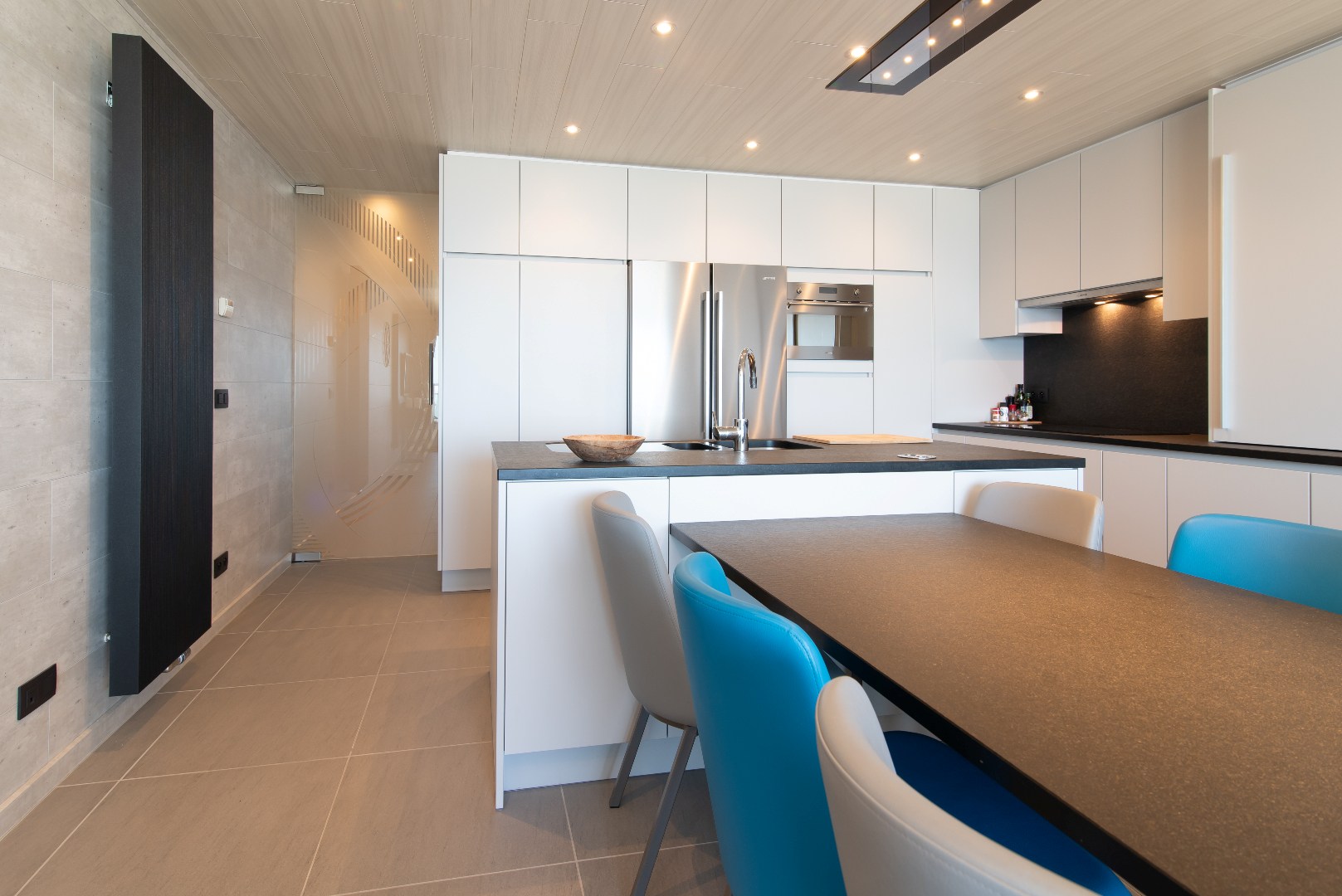 Modern 2 slaapkamer appartement met zeezicht aan de kust - foto 5