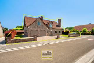 <p><span><span>Alweer VERKOCHT op 1e BEZOEKDAG. Contacteer RANDY REMUE 0479/ 99. 99. 90 als u ook op 1 DAG wil verkopen.</span></span></p><p>"ABSOLUTE TOPPER" - Afspraak ENIGE BEZOEKDAG ENKEL telefonisch via Randy Remue op 0479/ 99. 99. 90, meer info via Facebook "remuerandy" - LIKE de pagina en blijf op de hoogte van alle nieuwe woningen. De stukken van de woning zijn te consulteren op www.immo-zone.be. Deze perfect onderhouden villa vinden we terug te Langeveld 2, rustig gelegen maar toch vlakbij de prachtige markt van het bruisende Sint-Lievens-Houtem. Indeling: we betreden de woning via de ruime inkomhal met gastentoilet en komen rechts terecht in de woonkamer met zithoek en eetplaats. Vervolgens is er de extra zitruimte die aansluit op de uitgeruste keuken met berging. Op het 1e verdiep treffen we de 4 slaapkamers en 2 badkamers waarvan één met douche en één met ligbad. De aangelegde tuin met terras, gazon en tuinhuis, nodigt zeker uit tot relaxen. De woning beschikt tevens over een heel ruime inpandige garage en een zolder. Zonnepanelen aanwezig! Deze woning is een ABSOLUTE TOPPER voor gezinnen, starters en investeerders. Gelegen vlakbij winkels, scholen, openbaar vervoer en op 6 km van de autosnelweg. P-score: B / G-score: A. <br />VOOR ZEER SNELLE BESLISSERS!!<br />IMMO ZONE RHODELAND  RANDY REMUE -  0479/ 99. 99. 90</p>