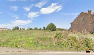 Gunstig gelegen bouwgrond voor halfopen bebouwing (2a 75ca) Deze bouwgrond is gelegen op een mooie locatie te Groot-Gelmen, een...