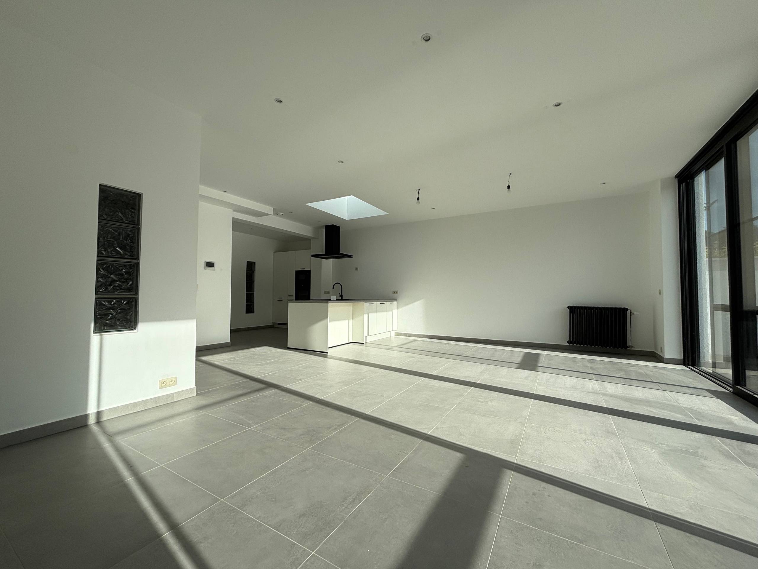 Lichtrijk gelijkvloers appartement met tuin in Zottegem - foto 3