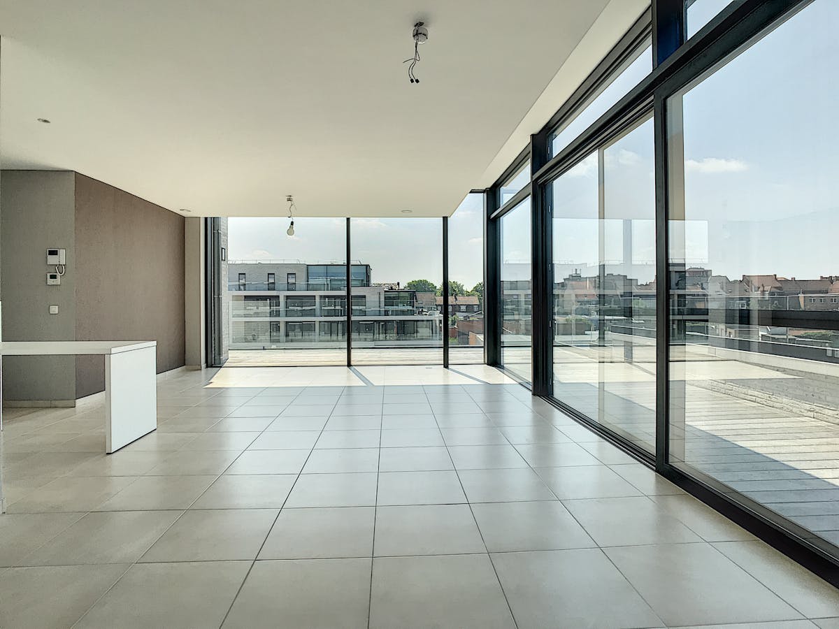 Modern and spacious apartment for rent in Ypres - photo 2