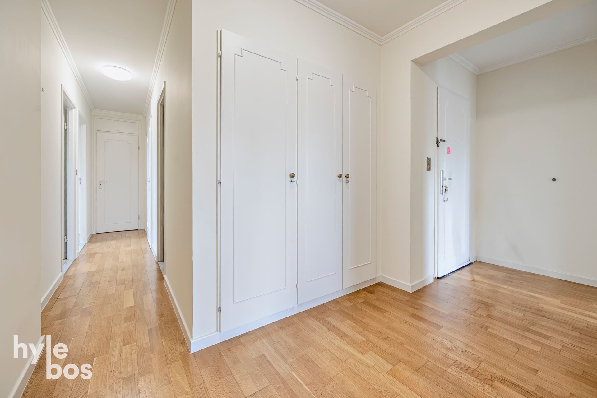 Ruim instapklaar 2 slaapkamer appartement met garage - foto 4