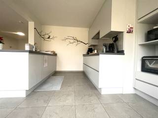 Gezellig en ruim gerenoveerd appartement op wandelafstand van station en centrum.Dit gezellig en ruim gerenoveerd appartement ligt op een ideale...