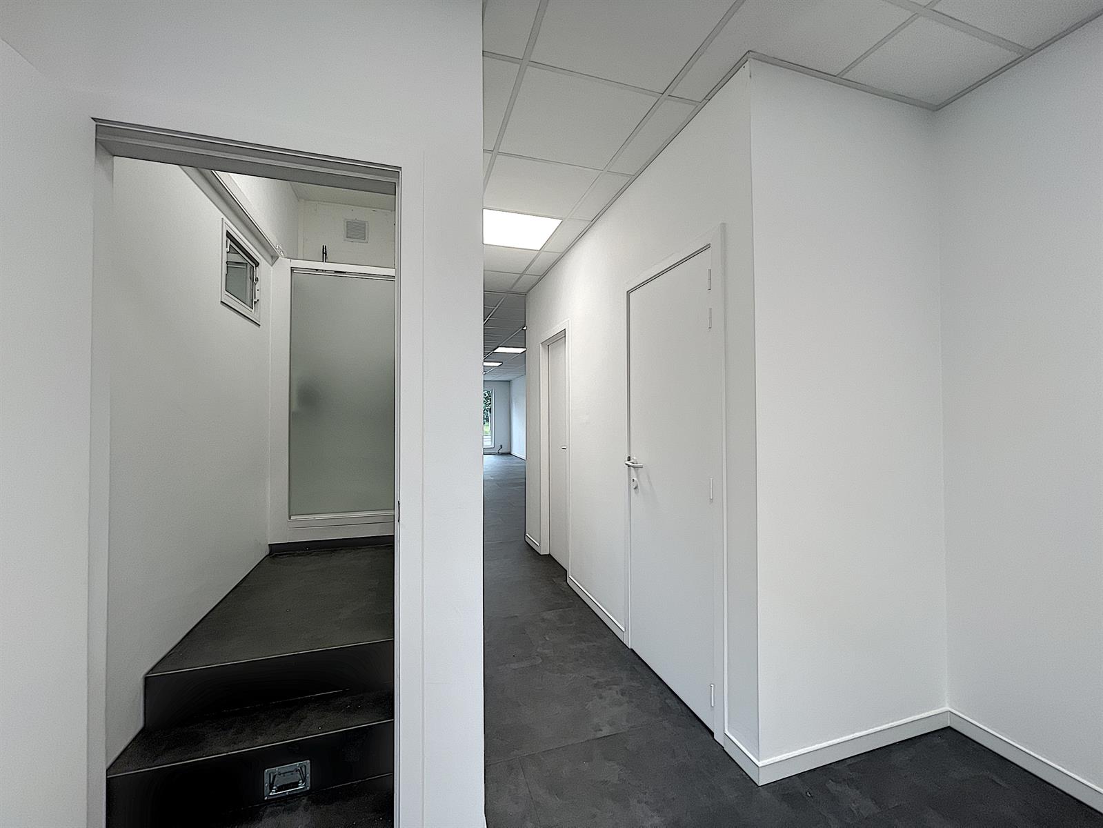 Commerciële ruimte met kelder te huur nabij Gent St-Pieters - foto 5