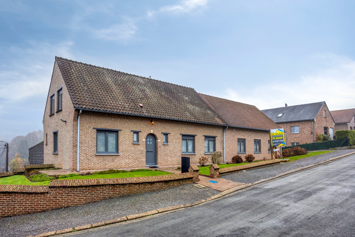 Zeer ruime villa van ca. 475m² - 6 kamers - 3 badkamers (mogelijks kangoeroewoning) nabij centrum Overijse - foto 1