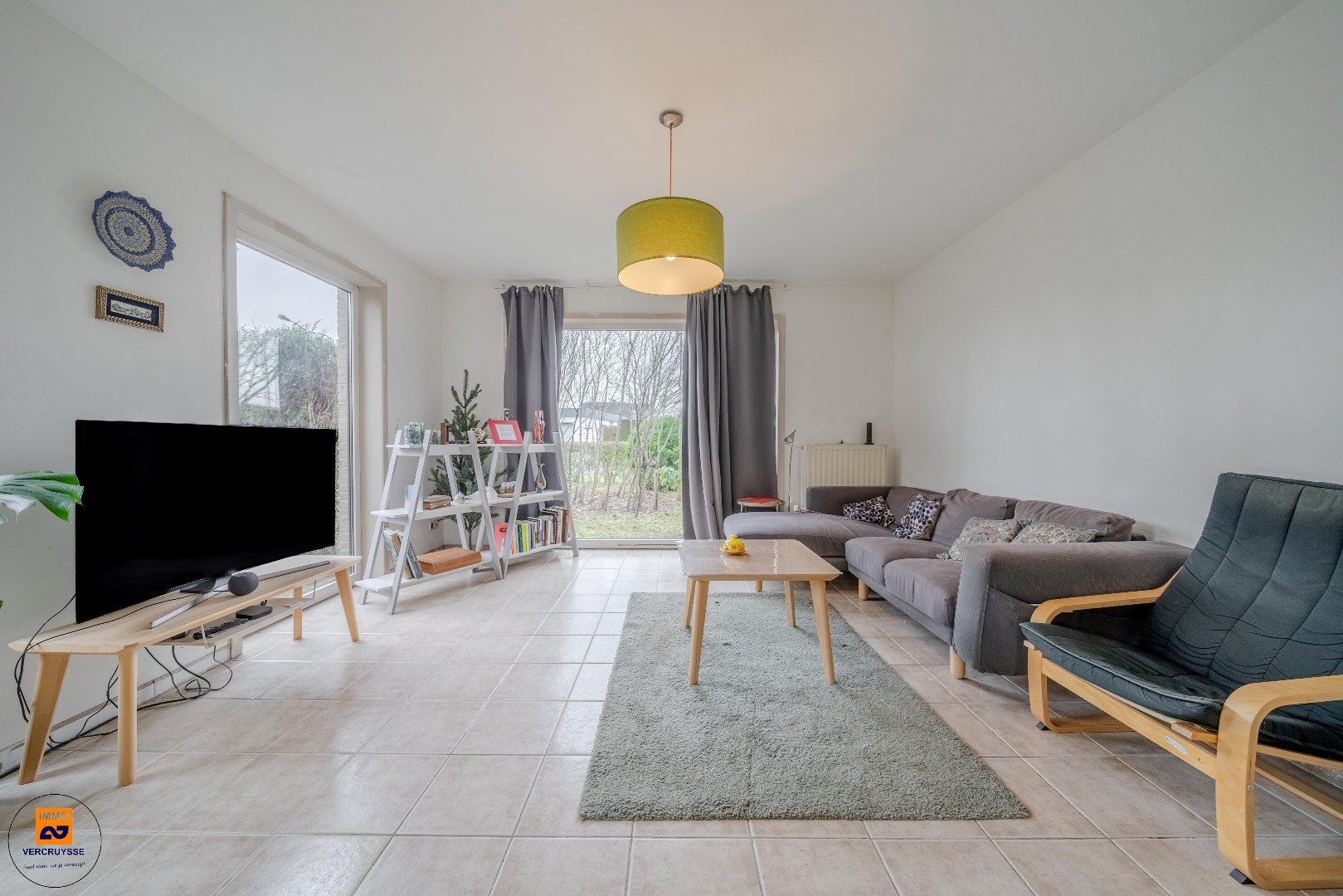 Ruime gezinswoning met 3 slaapkamers en mooie achtertuin in een residentiële woonwijk - foto 4