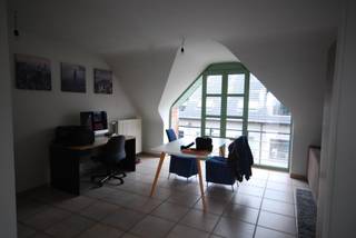 KASTEELSTRAAT 1/2.1 - SINT-ELOOIS-WINKELCentraal gelegen appartement op tweede verdiep van de residentie Sint-Elooi, nabij de kerk.Dit instapklaar...