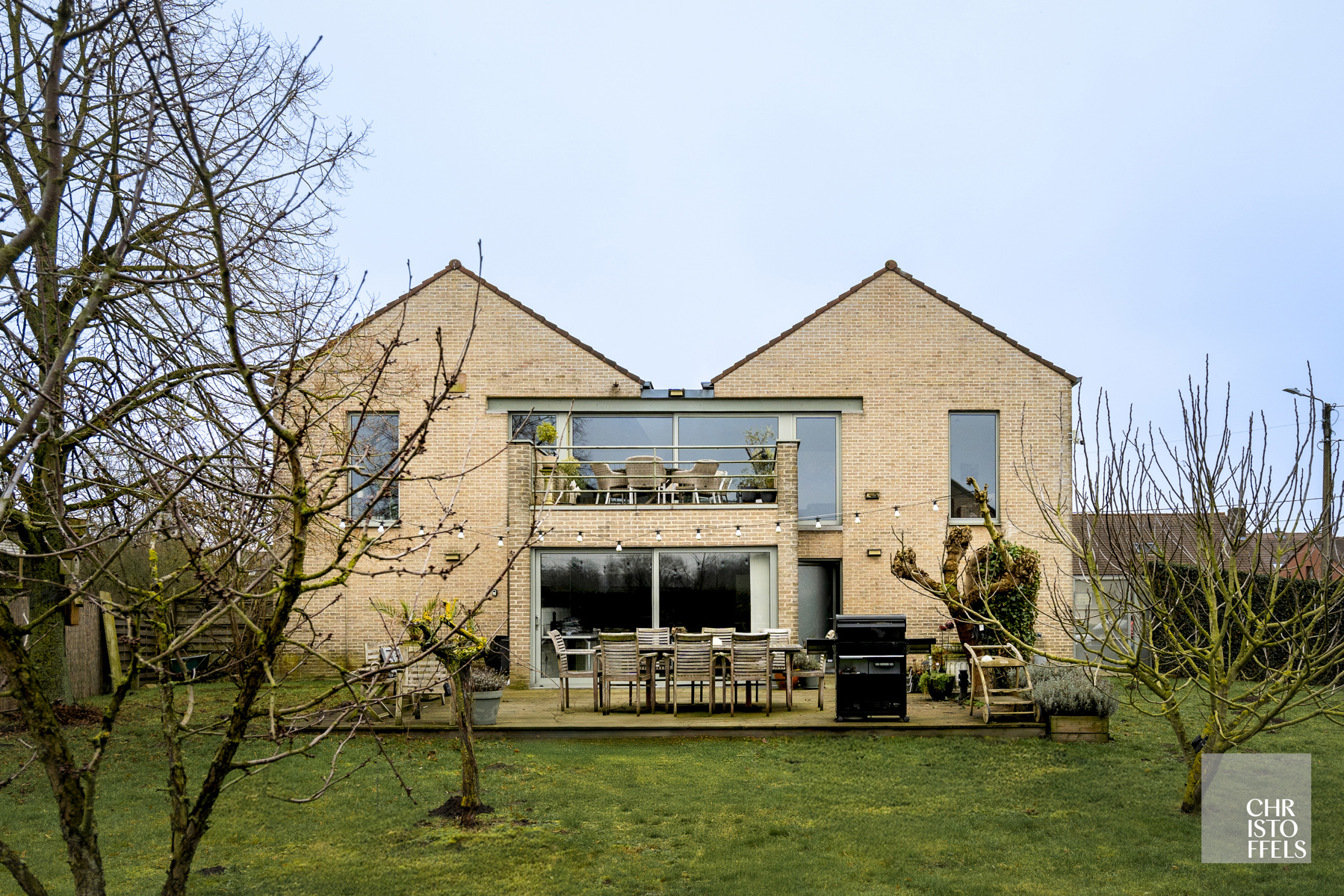 Ruime woning in Bilzen met veel woon- en werkmogelijkheden! - foto 1