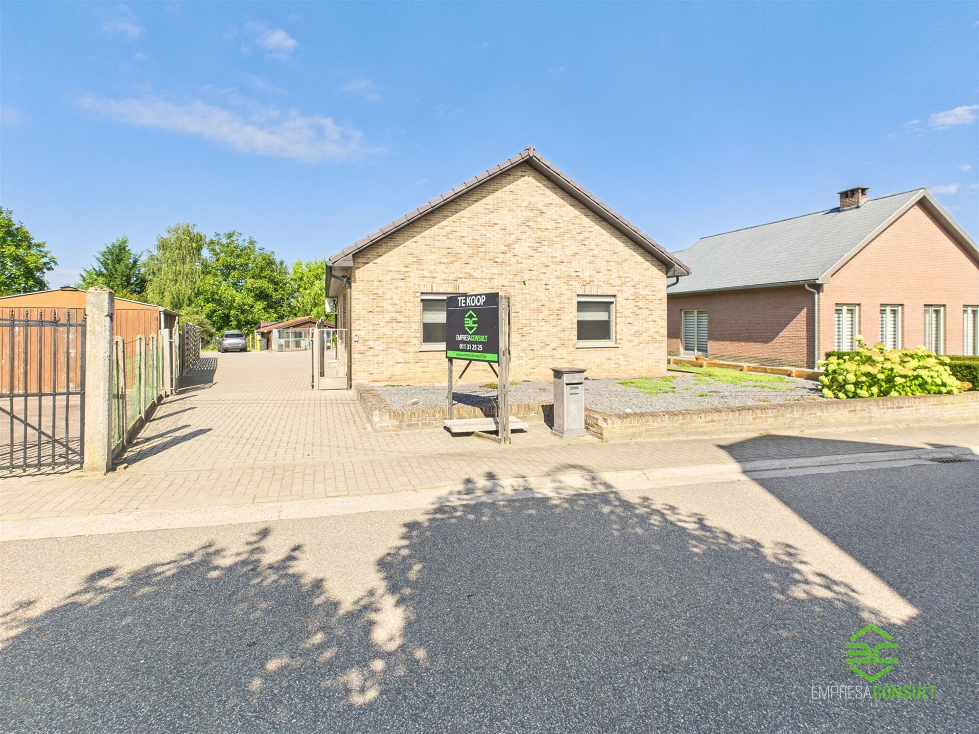 Instapklare gelijkvloerse woning met 3 slpk op 10a 21ca! - foto 2